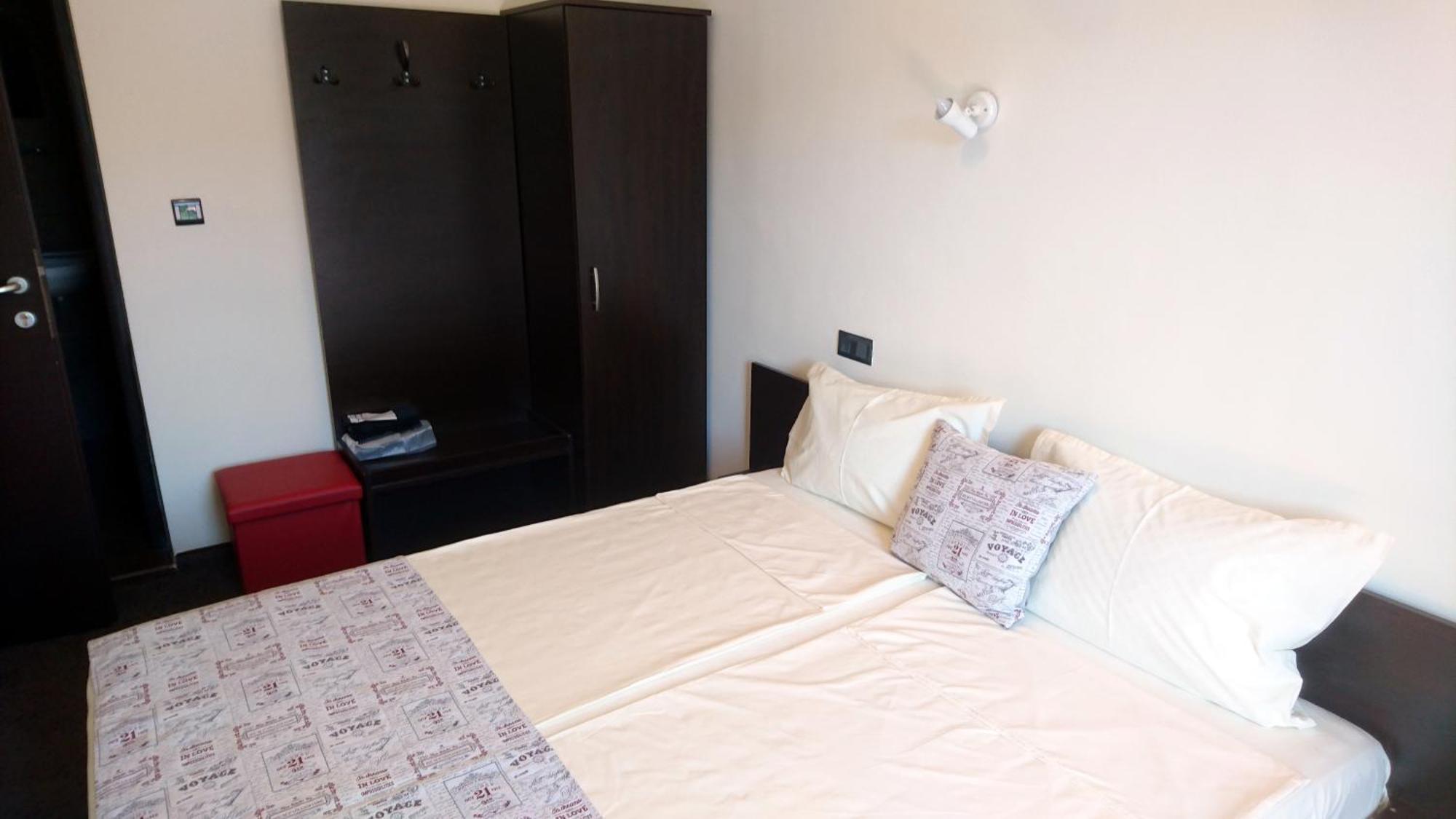 Park Apartments & Rooms Popovi Санданський Номер фото